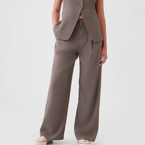 365 High Rise Pleated Trousers